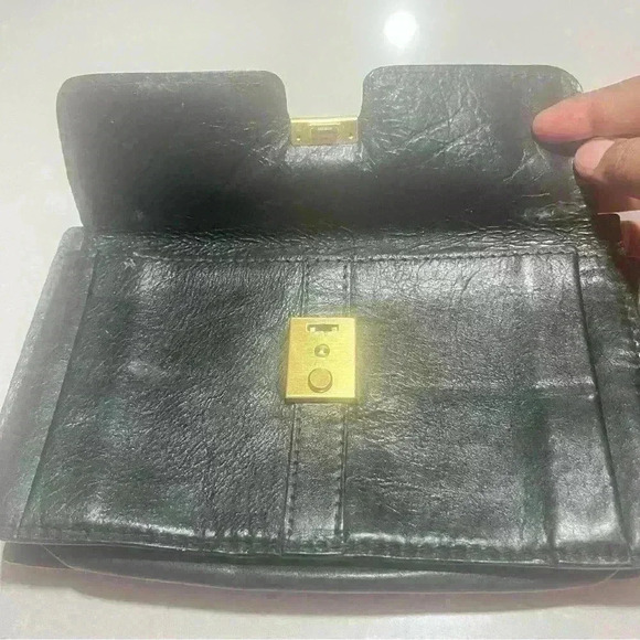 FIOCCHI ITALY BLACK LEATHER MESSENGER BAG  MINI BAG WITH LOCK KEY - Picture 3 of 13